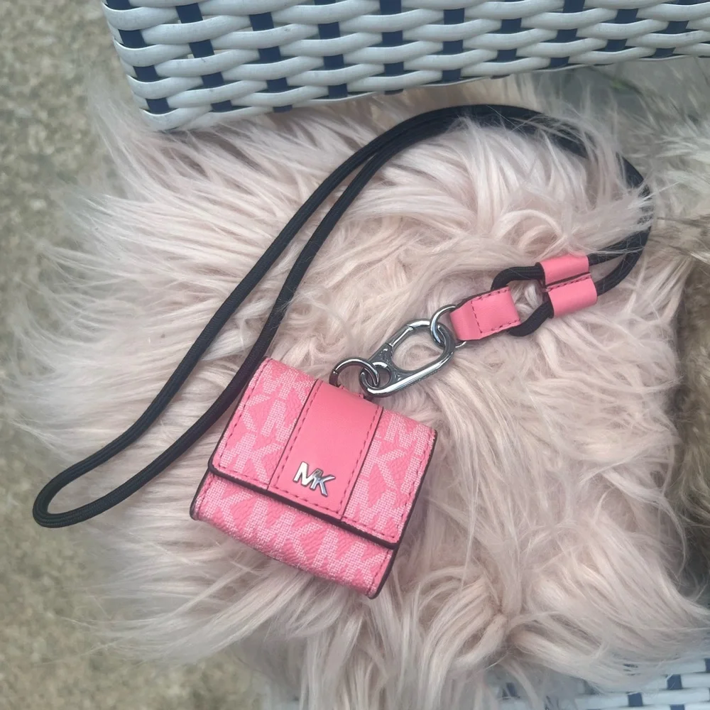 Michael Kors Pink earbuds case - Picture 1 of 4